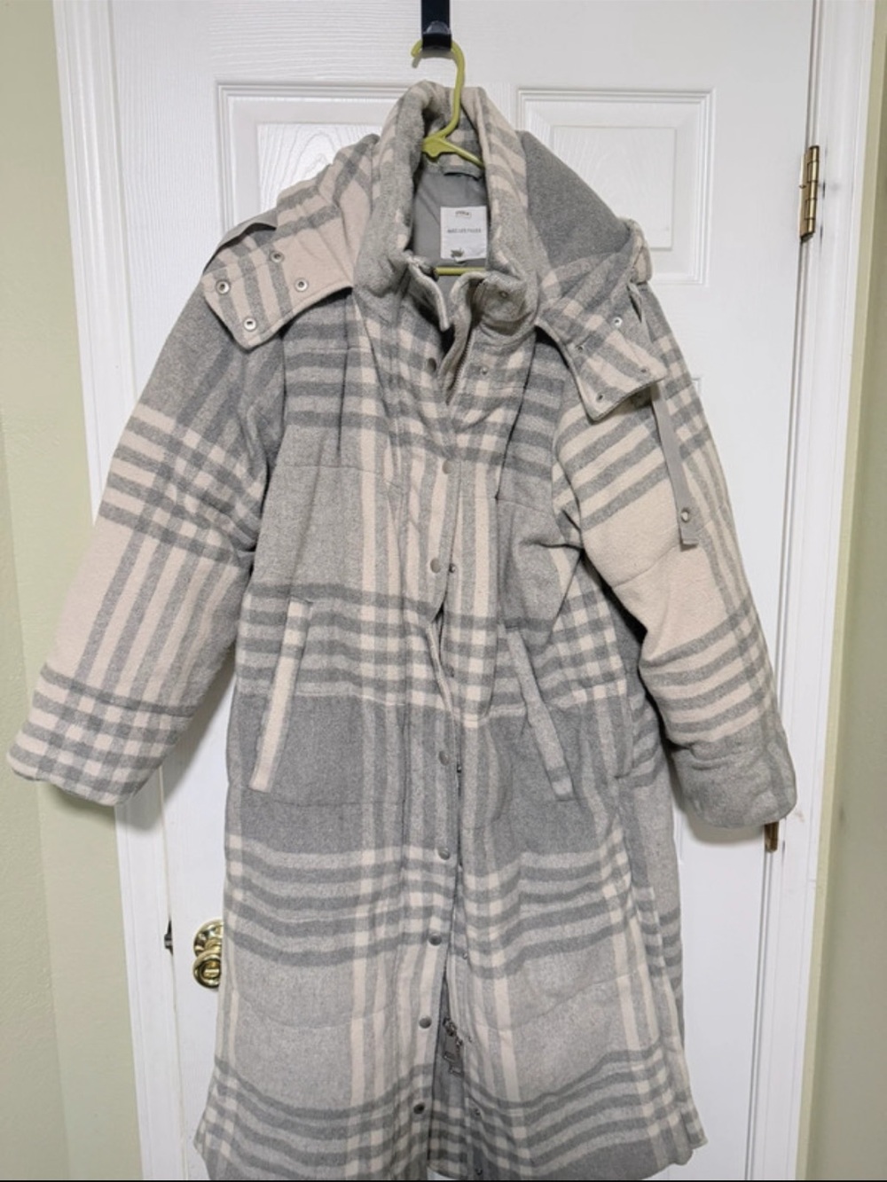 Avec Les Filles Kids Plaid Puffer Coat in Grey and Cream